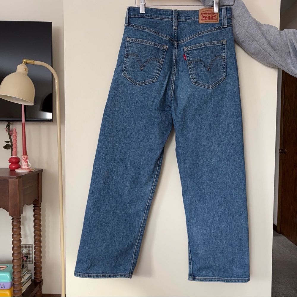 LEVI’s Size 28 Ribcage Straight Ankle Jeans - Picture 2 of 6